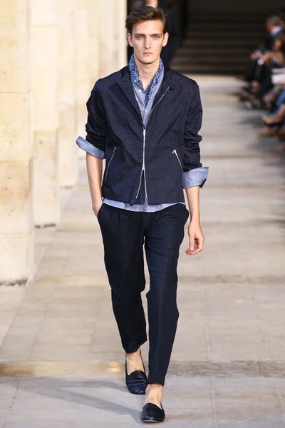 Look 30